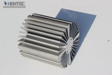 Kras/Schil de Profielen van Aluminiumuitdrijvingen met het Gebeëindigde Machinaal bewerken