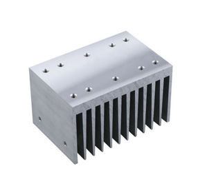 Uitgedreven de Uitdrijvingsprofielen Aangepaste Vorm van Aluminiumheatsink met CNC het Machinaal bewerken