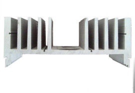 De aluminium Uitgedreven Aangepaste Vorm van Heatsink Profielen/Aluminiumradiator