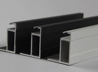 Het zilverachtige/Zwarte Geanodiseerde Kader van het het Zonnepaneelaluminium van het Aluminiumkader met Knipsel/Ponsen