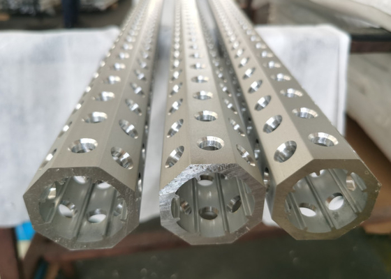 CNC-bewerking van industriële aluminiumprofielen voor apparatuur voor automatisering van mechanische armen