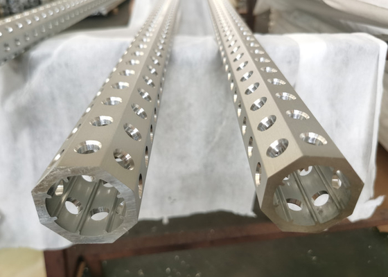 CNC-bewerking op maat Industriële aluminiumprofielen voor robotarmbalk / mechanische arm / automatiseringsapparatuur