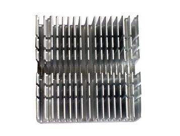 CNC die de Uitdrijvingsprofielen van Aluminiumheatsink 6061 T6/T66 voor Treinenmachines machinaal bewerken