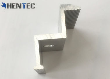 PV van het de Profielen Zonnedak van het Beëindigen de Klem Uitgedreven Aluminium Opzettende Systemen 6063-T5/6060-T5