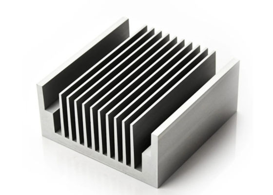 Geanodiseerd 6005 de Uitdrijvingsprofielen van Aluminiumheatsink met Ponsen/het Boren